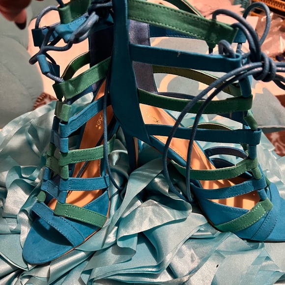 Turquoise & Green - Picture 1 of 2